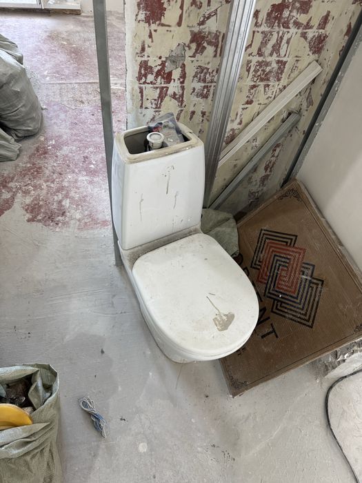 Продам унитаз в хорошем состоянии