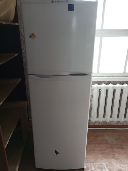 Холодильник двух камерный