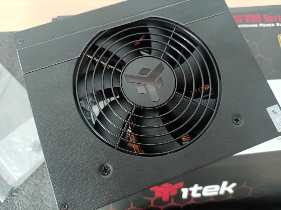 Sursa Itek 1000W 80 gold Noua Nefolosita Modulara