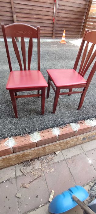 Масивни дървени столове