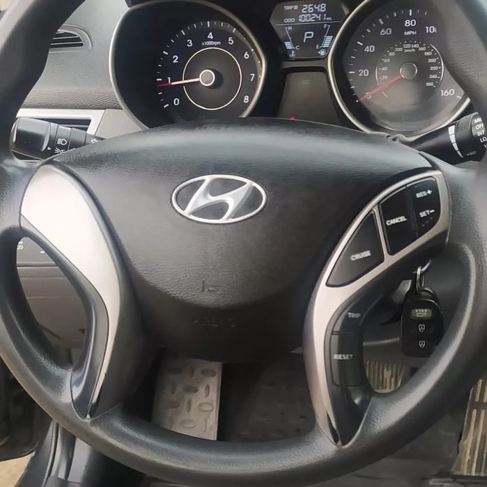 Хундай элантра,2013 года