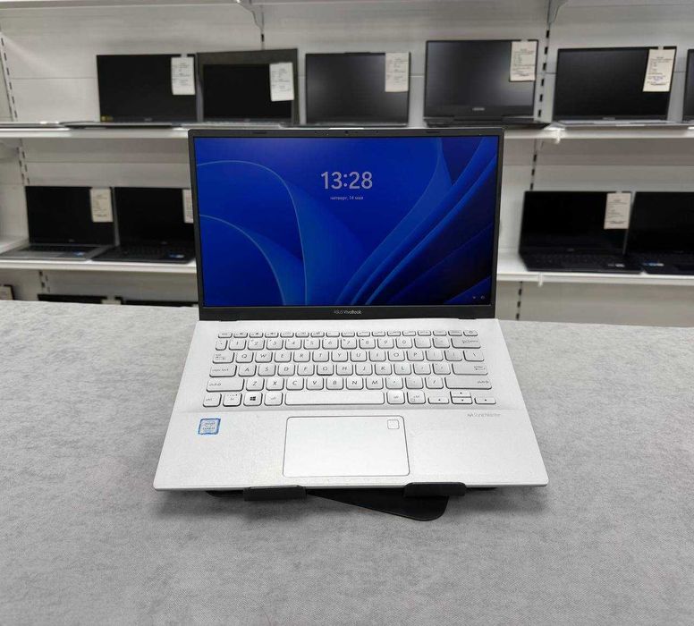 ASUS ViVoBook Core i3 ОЗУ8/Ssd 256 бюджетный дешевые ноутбук для офиса