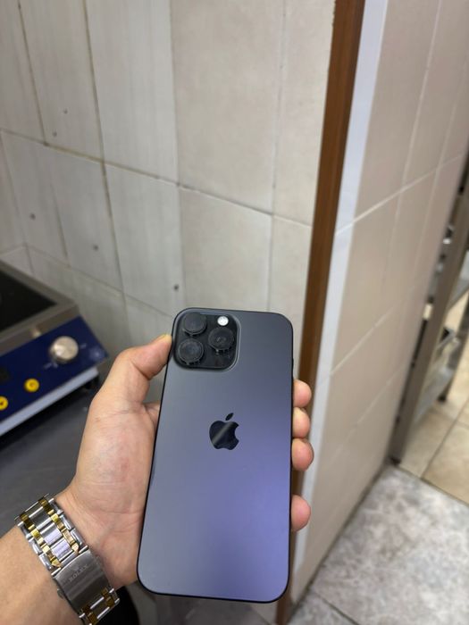 Айфон 16 про макс 256гб акб 93%