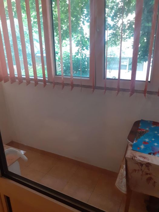 Închiriez garsoniera