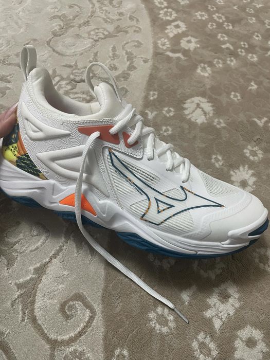 Волейбольные кроссовки mizuno