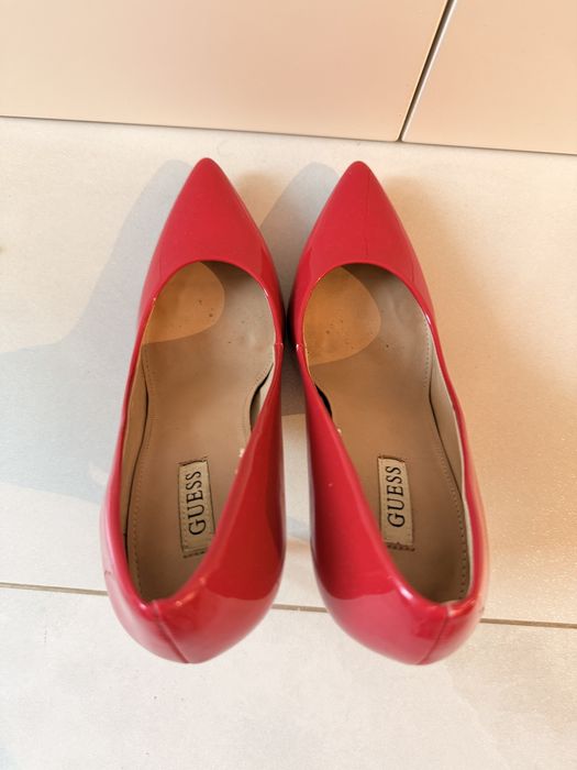 Дамски обувки на висок ток Guess