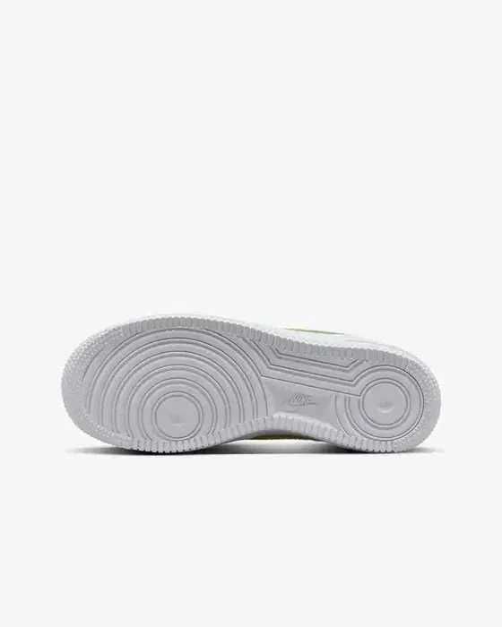 Nike - Air Force 1 LV8 дамски бели Оригинал Код 9206