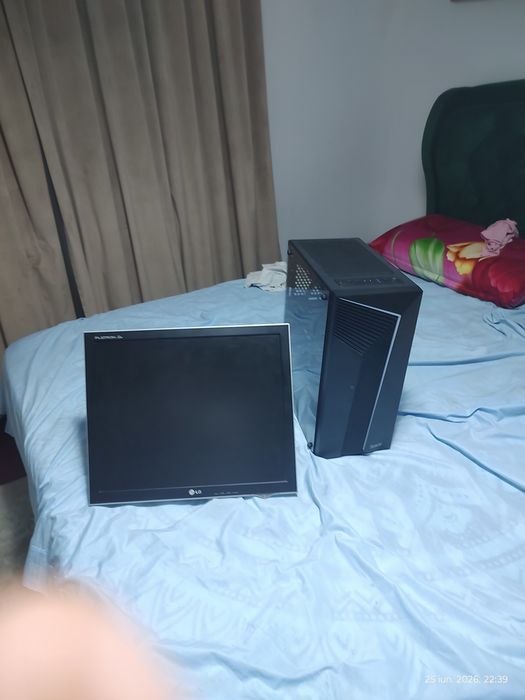Pc : placă de bază maximus a extreme 775.  Doar cash