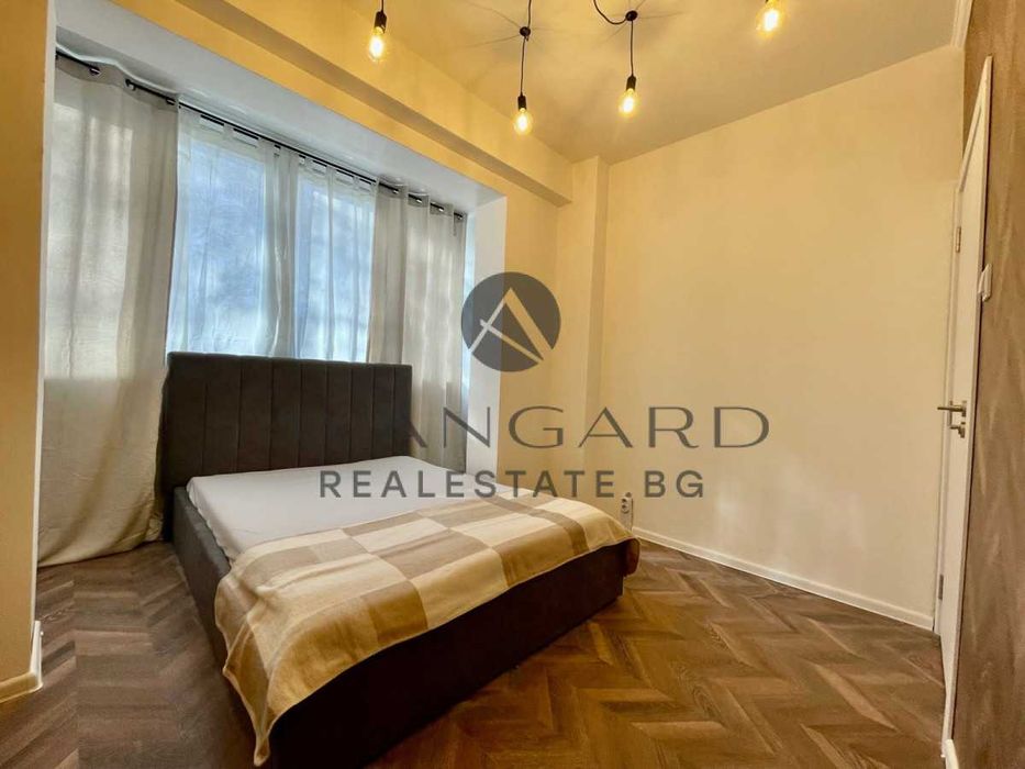 Продава се Тристаен апартамент в Пловдив, Христо Смирненски - 70 кв.м за 2057 €/кв.м - Снимка #6