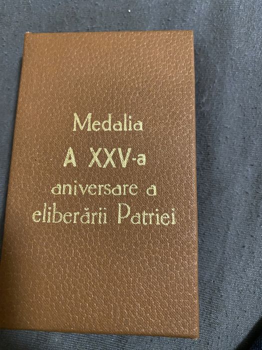 Vând insigne de merit rsr