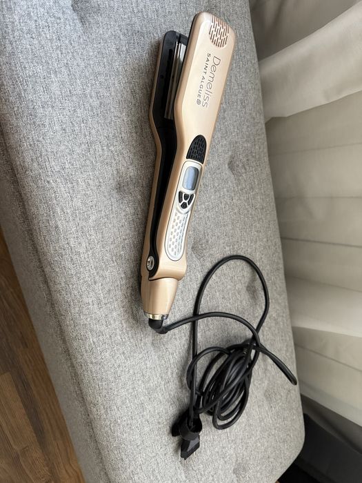 Demeliss преса за изправяне на коса с пара