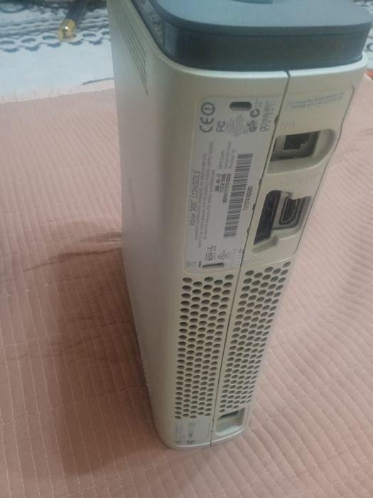 Xbox 360 60GB 
Продаю Xbox 360