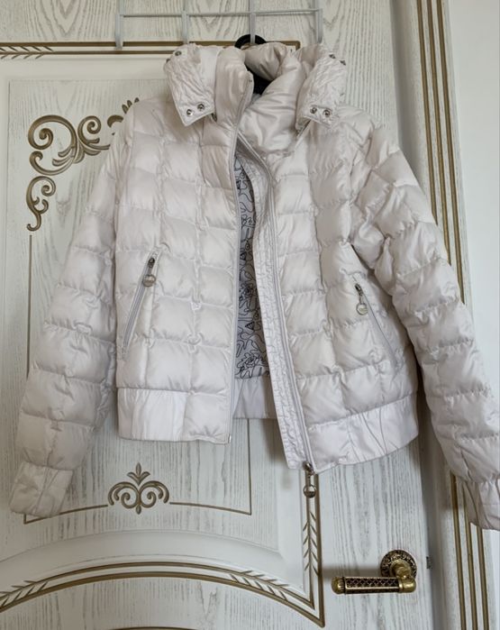 Куртки 42, 44 размеры.