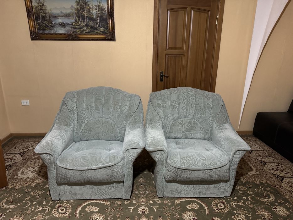 Продам два кресло