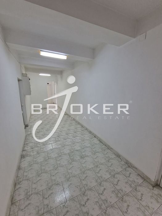 Продава се Промишлена сграда в Кърджали, Център - 1092 кв.м за 1000 €/кв.м - Снимка #11