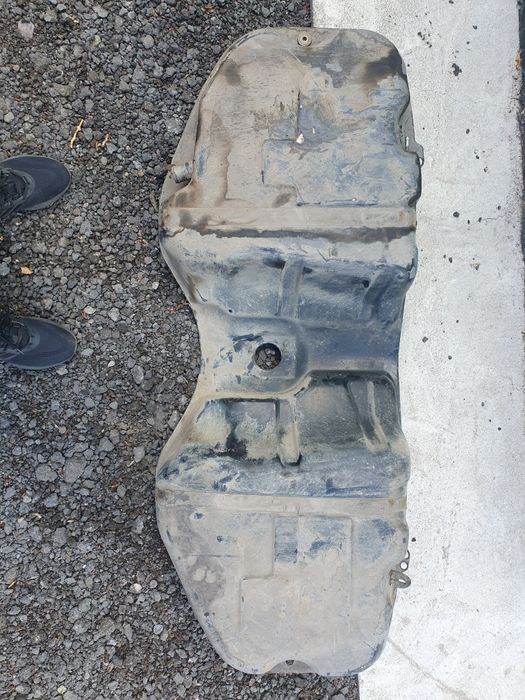 Бак от бмв е 38 под ремонт