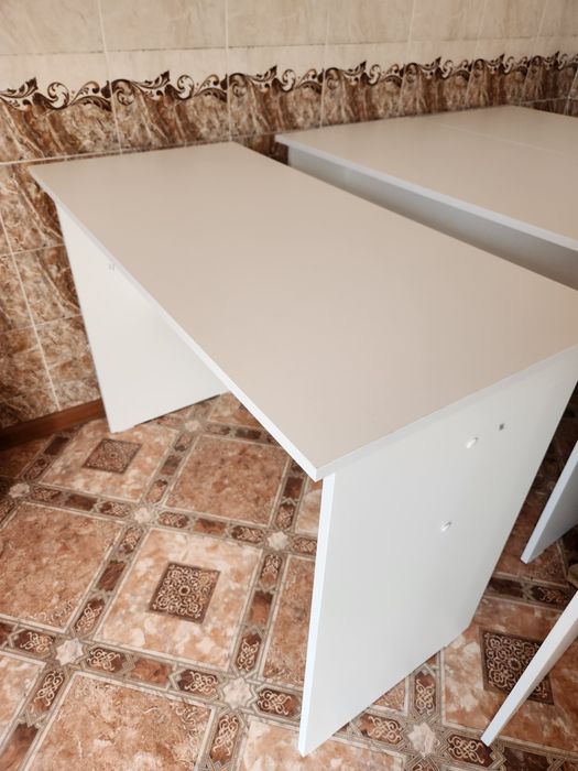 Столы письменные, парты новые