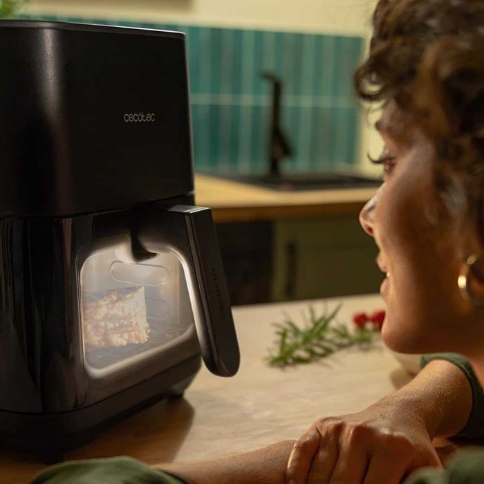 Фритюрник/Air fryer  с горещ въздух Cecotec - 4 л /грил/ 1900W