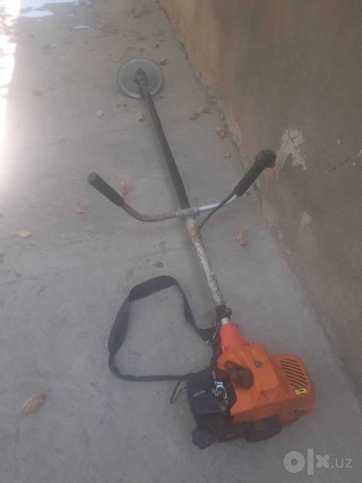 Motokosa benzin urish aparati