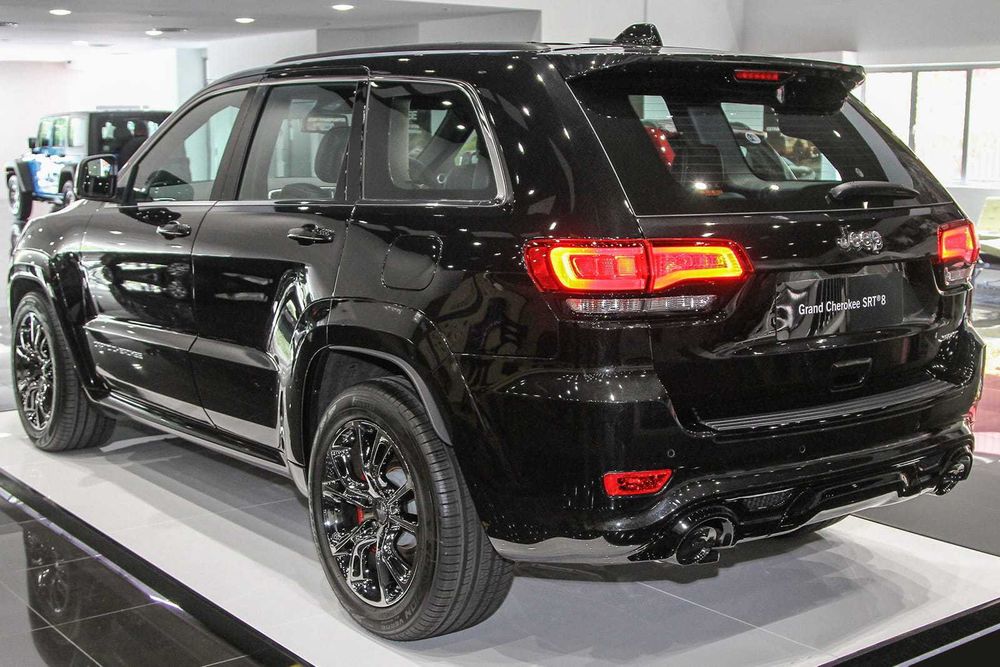 Задна броня JEEP GRAND CHEROKEE SRT WK2 2014 - 2017 година