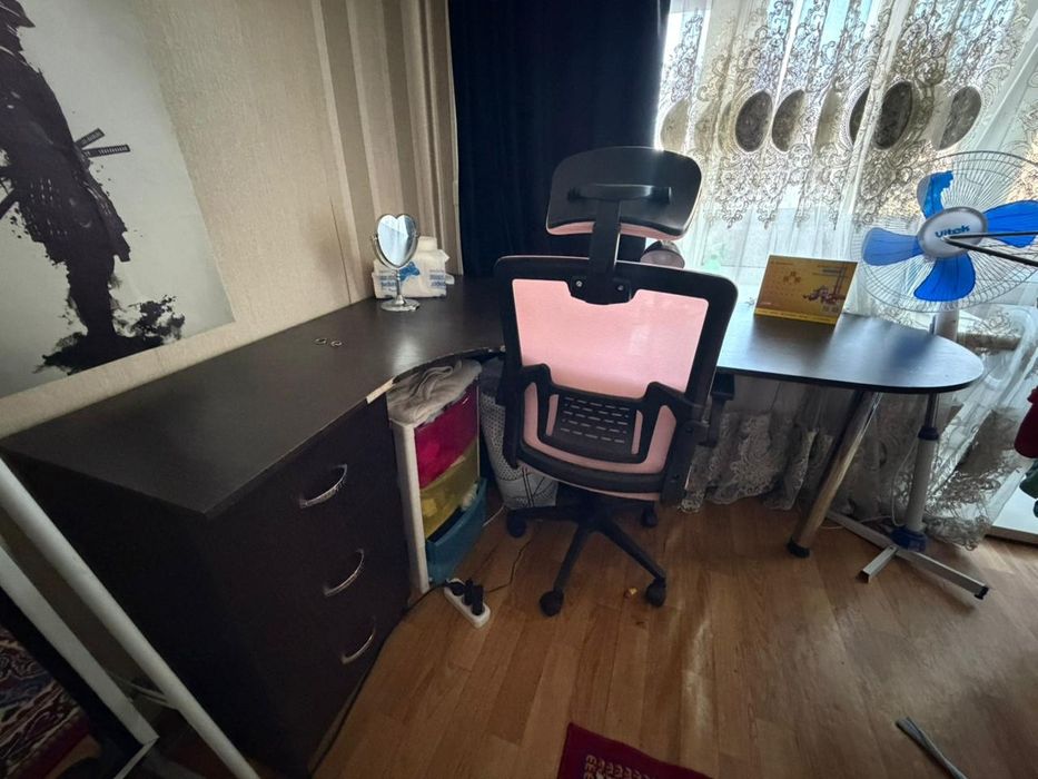 Компьютерный стол продаю