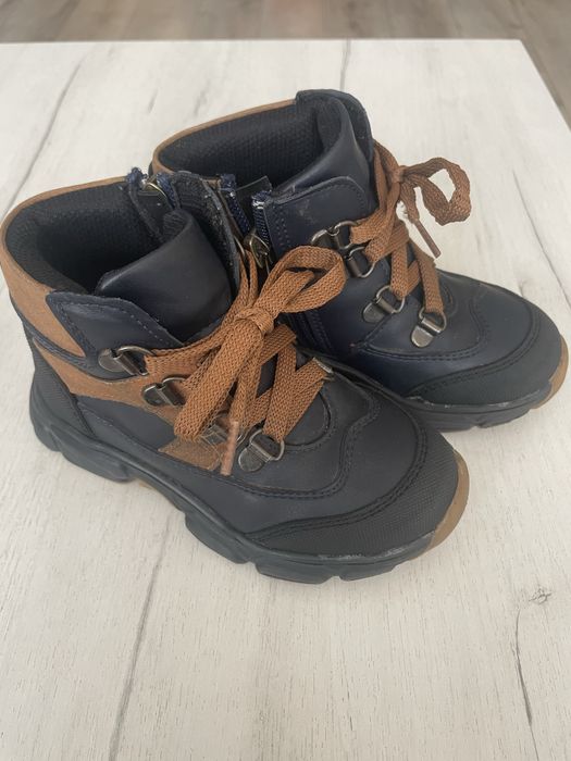 Боти за момче 26-ти номер