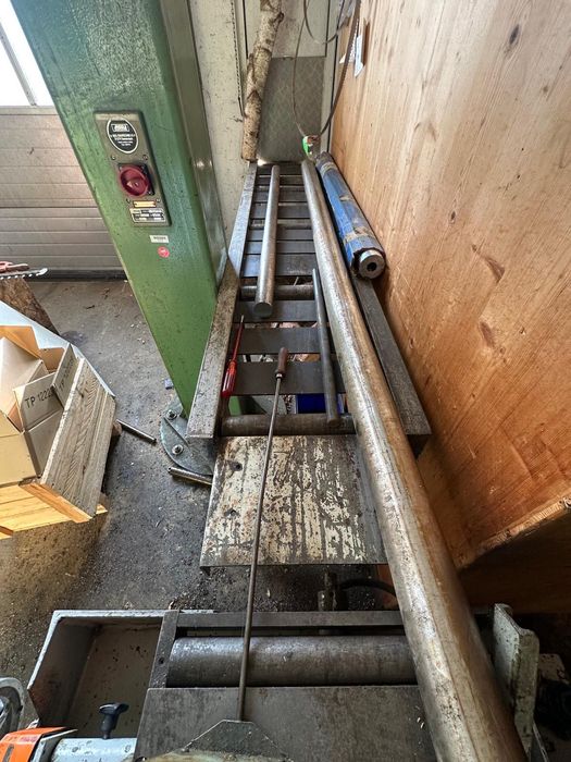 BEHRINGER HBP 263 A – Fierăstrău automat cu bandă CNC