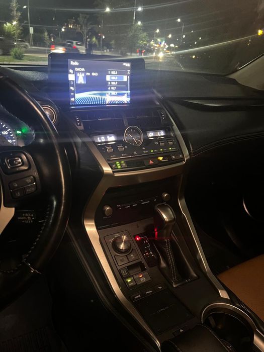 Продам LEXUS NX 300