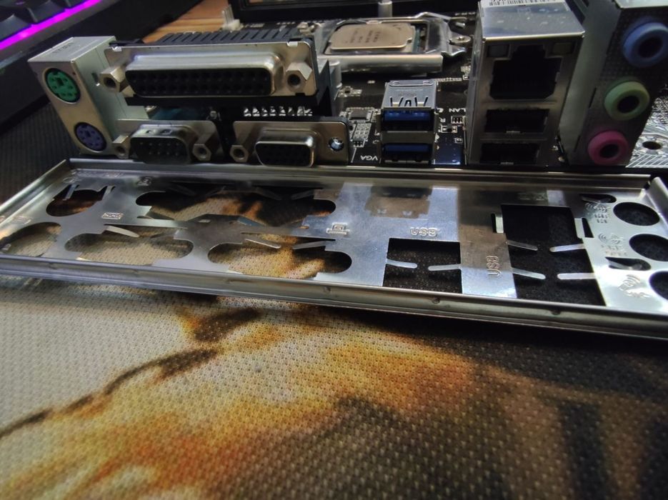 Sifatli plata Gigabyte H110 + i3 7100