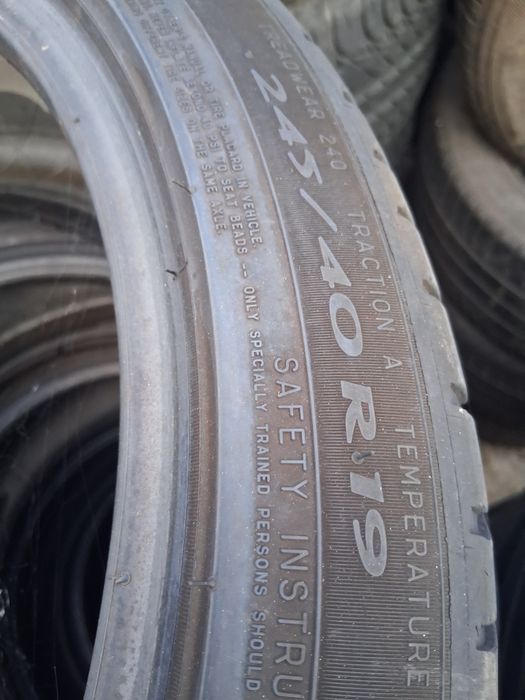 245 40 19 Michelin 2бр летни