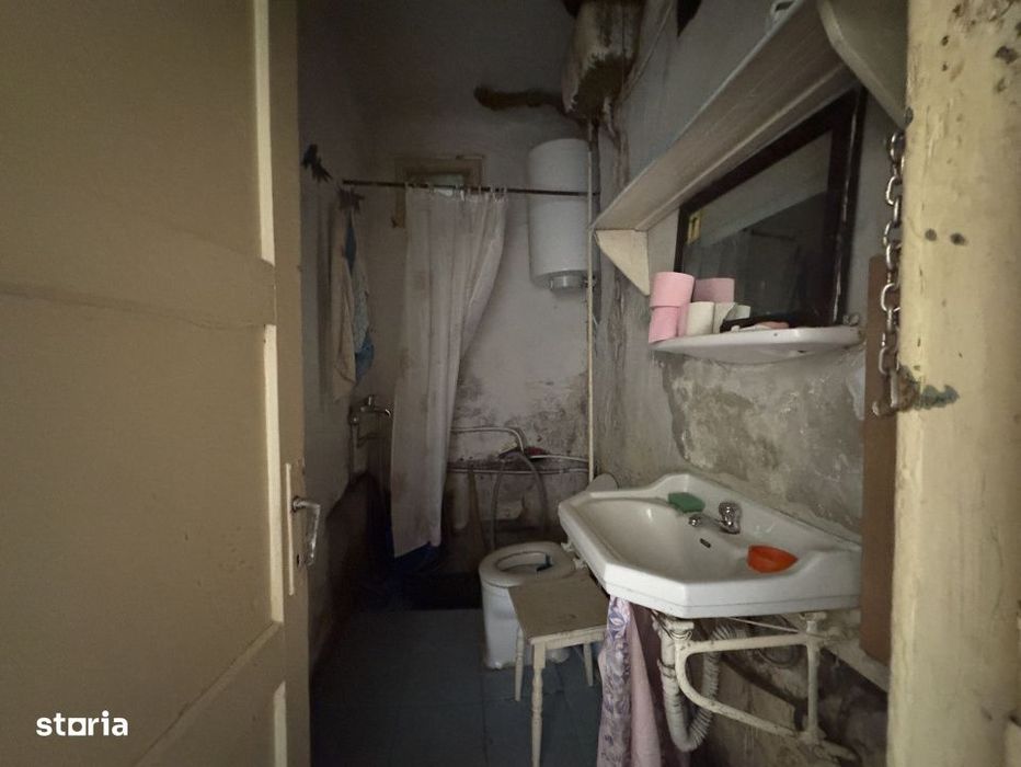 Apartament cu 2 camere in Lucacesti de Moinesti - de vanzare
