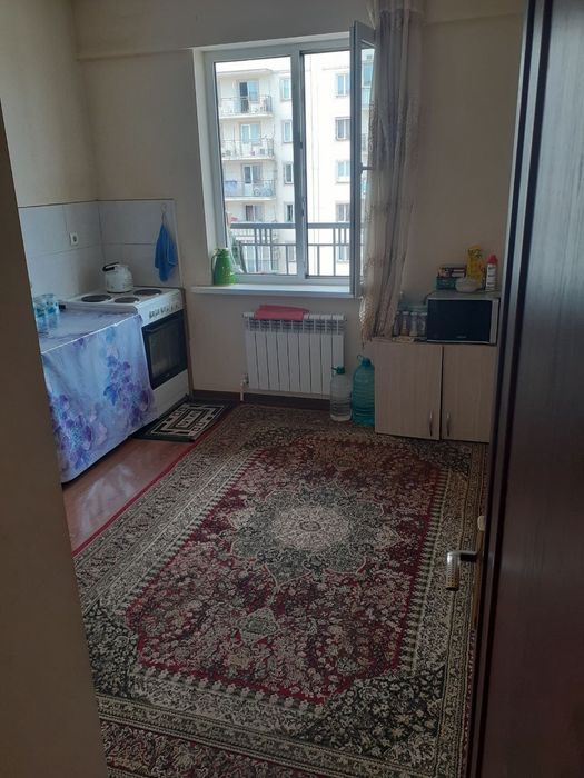 Kvartira sotiladi 90 kv