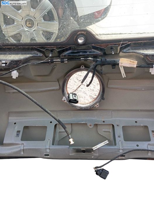 Haion Hayon Portbagaj Dezechipat cu Luneta Geam Sticla cu Inceput de Rugina Volkswagen Golf 5 Hatchback 2004 - 2008 Culoare LC9X [V0468]