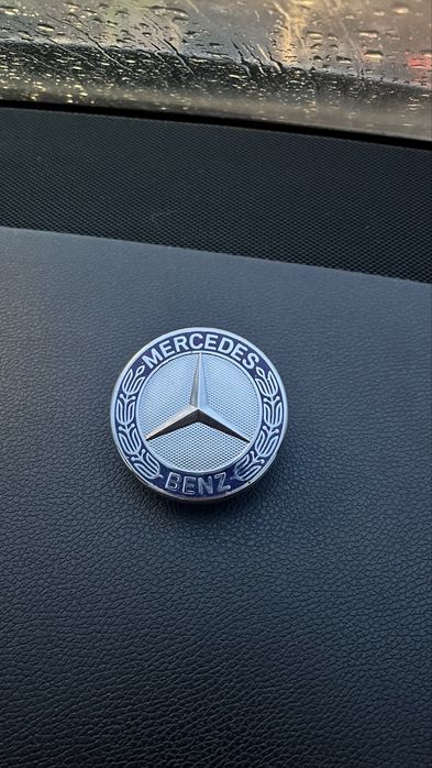 Емблема за преден капак w204