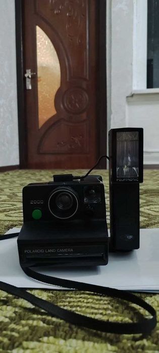 Polaroid Land Camera 1000 (винтажная моментальная камера) с вспышкой