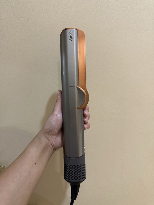 Фен Dyson Airstrait