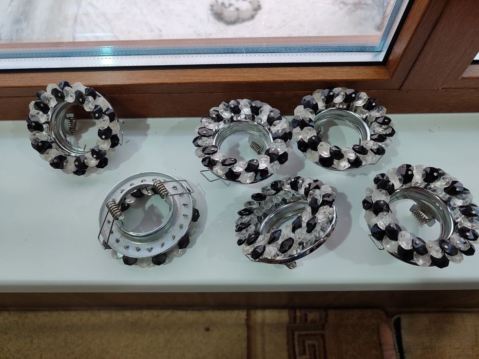 Продам светильник потолочный