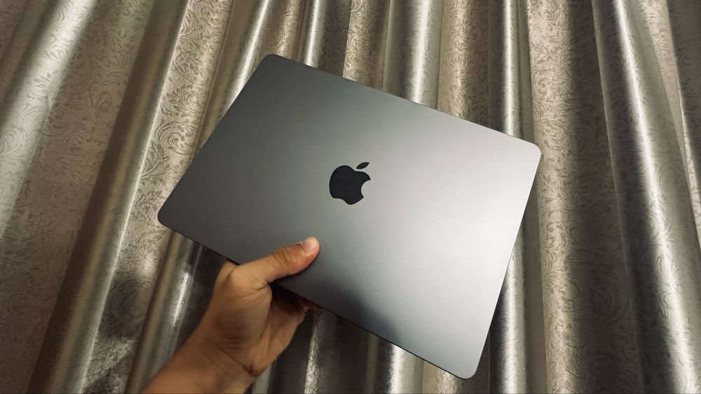 Apple Macbook air m2 100%