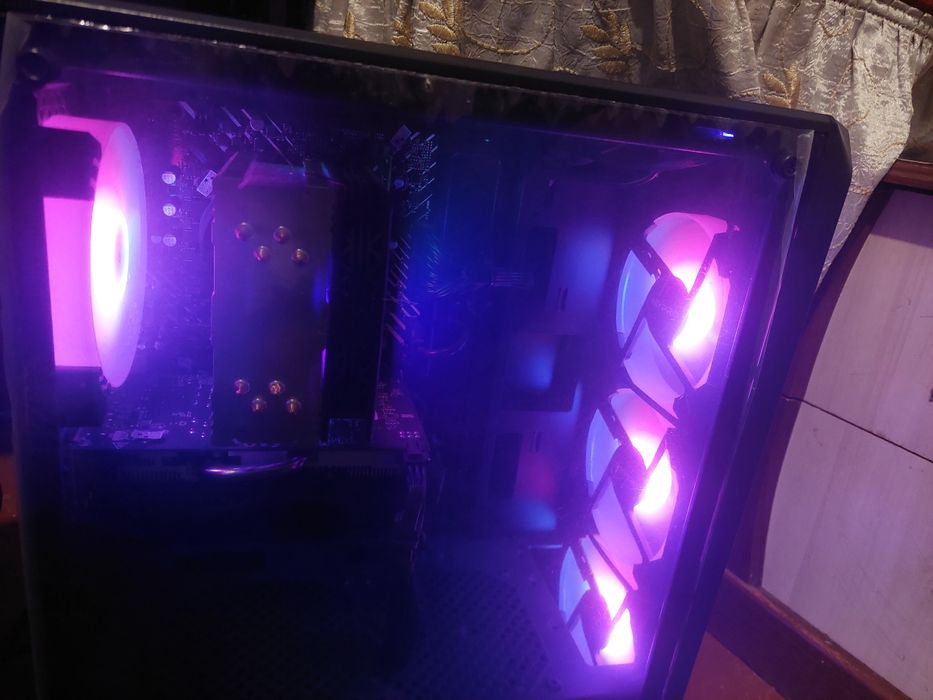 Собранный полный компьютер. Вчего лишь 2 месяца употребления. Состояни