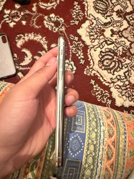 Айфон X хорошим состояние