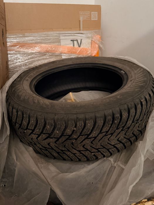 Зимние шины 235/60/18 Nokian