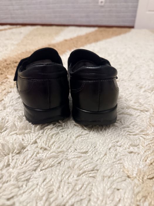 Продам школьные полуботинки