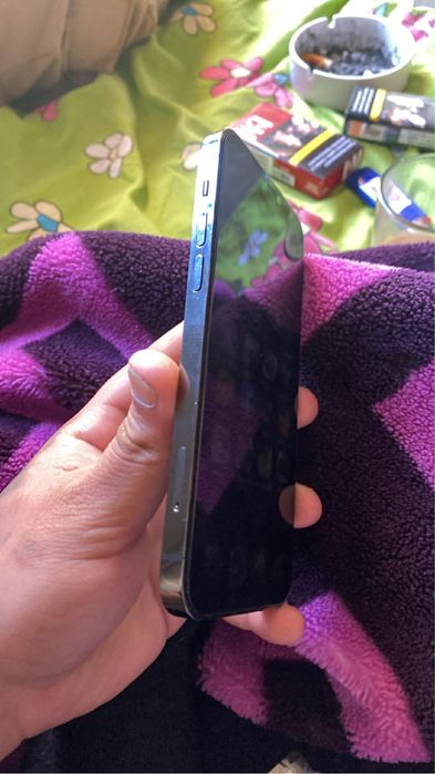 Ip 12 pro aproape nou cu tot cu cutie doar in caransebes nr tel 0733832530