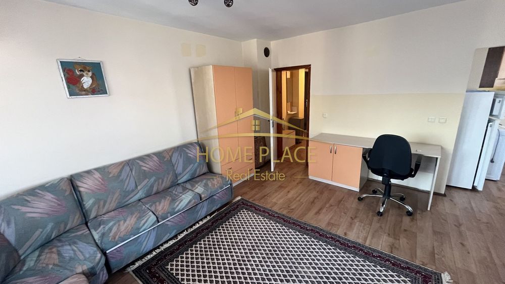 Дава се под наем Двустаен апартамент в Варна, Цветен квартал - 80 кв.м за 408 € - Снимка #1