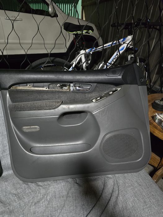 Лэнд крузер Прадо 120,дверные карты.