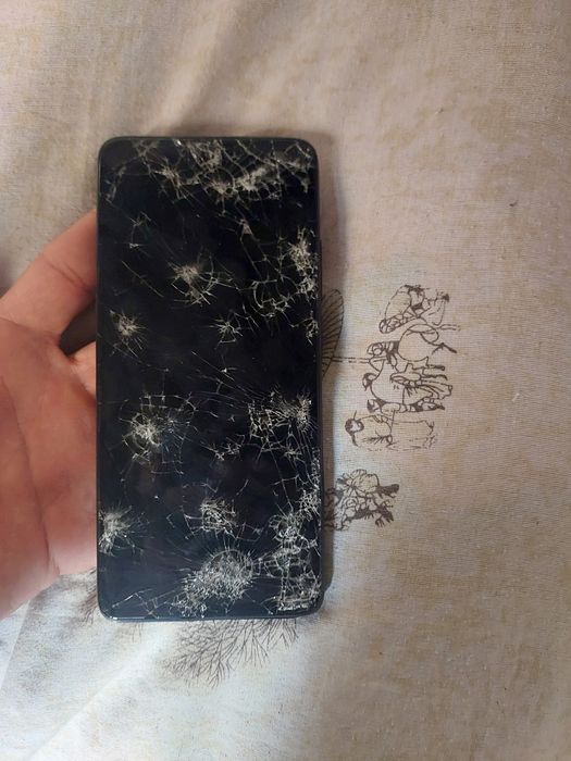 Redmi not 12 pro ekran kuygan radnoy ochilmagan  Buxoro shahar