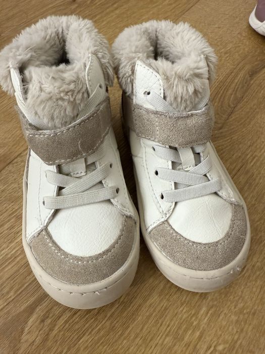 Детски обувки за момиче - боти, маратонки, ботуши