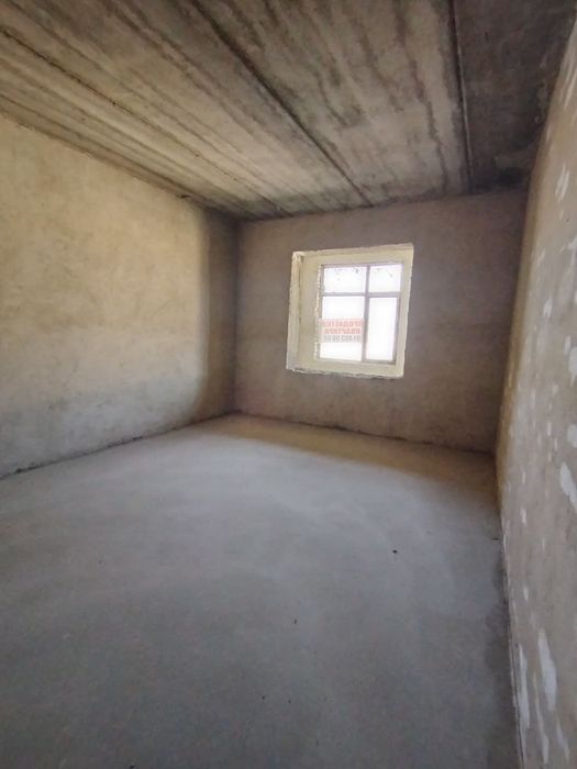 Тезда янги домдан 3хоналик квартира сотилади