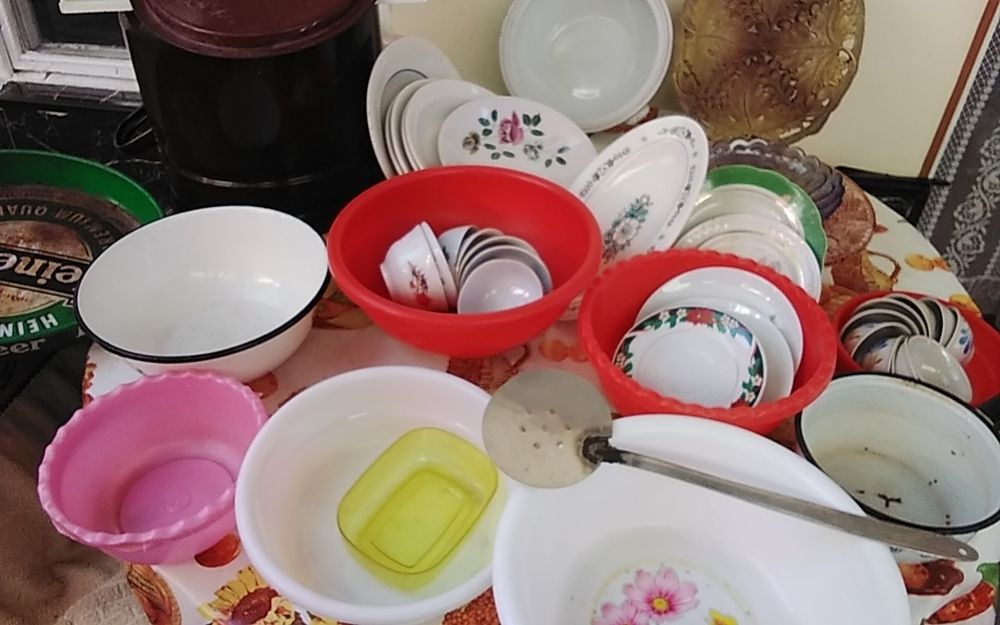 Продается  посуда разная.