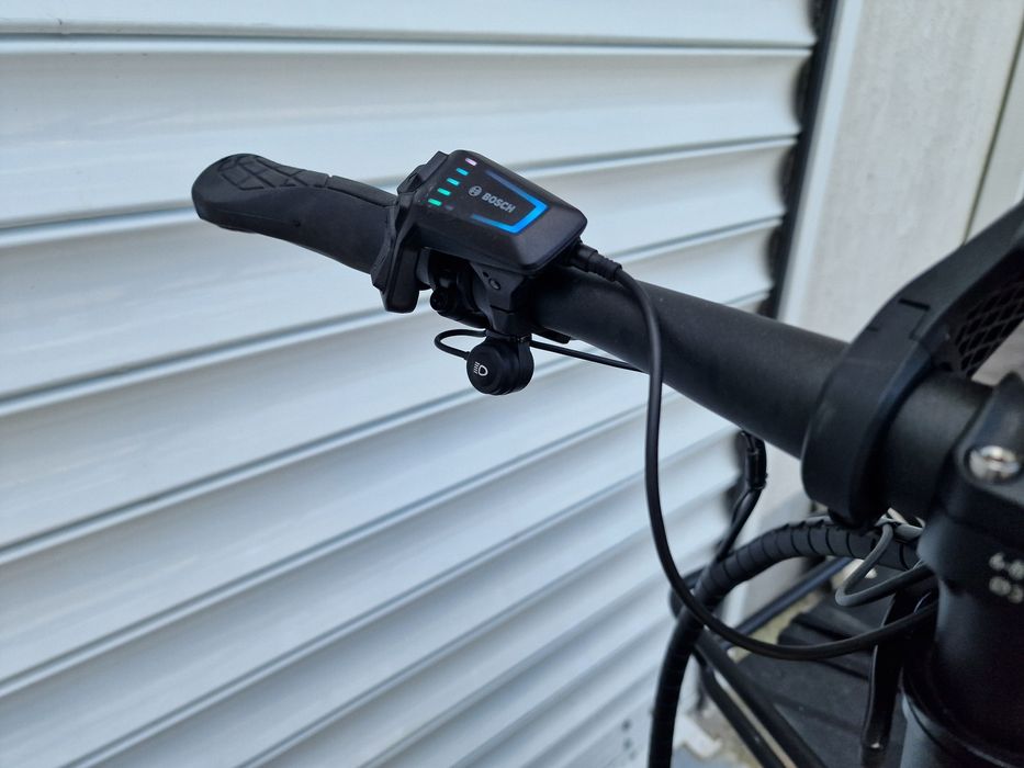 Продавам електрически велосипед Riese and Muller Multitinker Smart